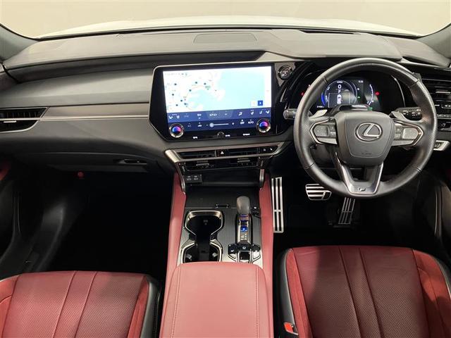 ＲＸ ＲＸ５００ｈ　Ｆスポーツパフォーマンス　３１９０６キロ　衝突被害軽減ブレーキ　大型ＤＡナビ　Ｂｌｕｅｔｈｏｏｔｈ　全周囲モニター　デジタルインナーミラー　ブラインドスポットモニター　追従型クルコン　赤革エアシート　パワーバックドア　ＥＴＣ（5枚目）