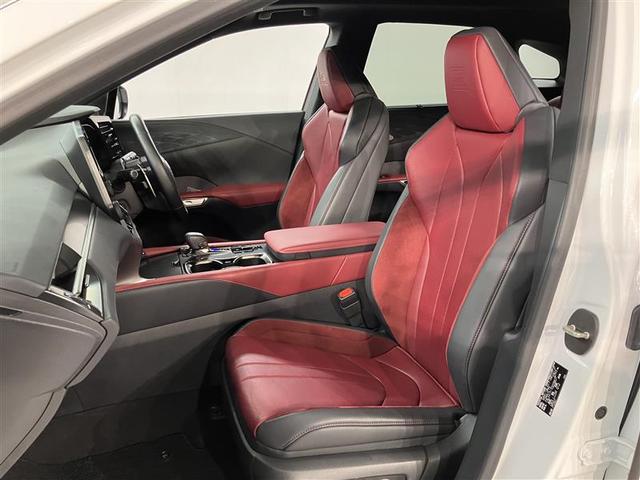 ＲＸ ＲＸ５００ｈ　Ｆスポーツパフォーマンス　３１９０６キロ　衝突被害軽減ブレーキ　大型ＤＡナビ　Ｂｌｕｅｔｈｏｏｔｈ　全周囲モニター　デジタルインナーミラー　ブラインドスポットモニター　追従型クルコン　赤革エアシート　パワーバックドア　ＥＴＣ（23枚目）