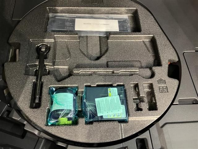 クラウンスポーツ ＲＳ　３４５９キロ　当社元試乗車　衝突被害軽減ブレーキ　大型ＤＡナビ　全周囲モニター　前後ドラレコ　急速充電Ｖ２Ｈ対応　大型パノラマルーフ　パワーバックドア　追従型クルコン　デジタルミラー　赤キャリパー（31枚目）