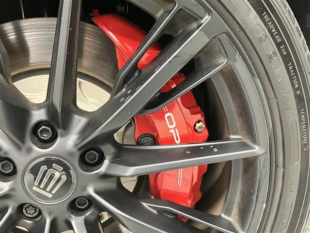 クラウンスポーツ ＲＳ　３４５９キロ　当社元試乗車　衝突被害軽減ブレーキ　大型ＤＡナビ　全周囲モニター　前後ドラレコ　急速充電Ｖ２Ｈ対応　大型パノラマルーフ　パワーバックドア　追従型クルコン　デジタルミラー　赤キャリパー（34枚目）