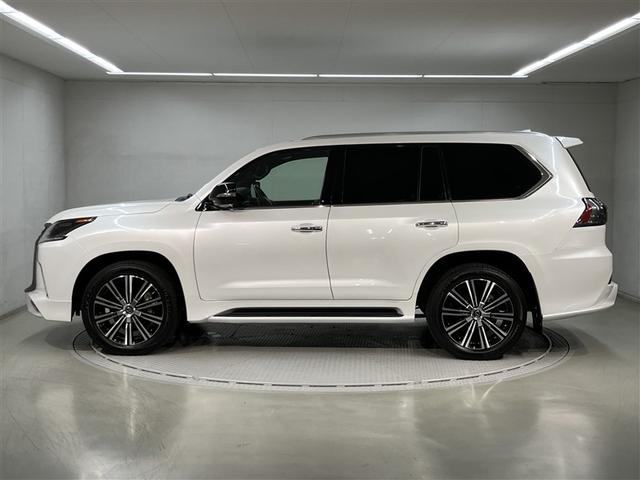 ＬＸ ＬＸ５７０ブラックシークエンス　３８６７０キロ　衝突被害軽減機能　純正メモリーナビ　全周囲＆バックモニター　寒冷地仕様　ムーンルーフ　黒革エアシート＆ヒーター　ドラレコ　クルーズコントロール　７人乗り　ＥＴＣ　２オーナー　禁煙車（2枚目）