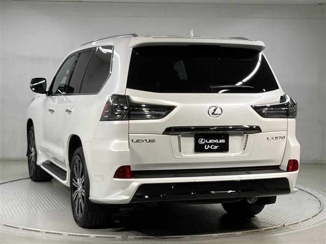 ＬＸ ＬＸ５７０ブラックシークエンス　３８６７０キロ　衝突被害軽減機能　純正メモリーナビ　全周囲＆バックモニター　寒冷地仕様　ムーンルーフ　黒革エアシート＆ヒーター　ドラレコ　クルーズコントロール　７人乗り　ＥＴＣ　２オーナー　禁煙車（4枚目）