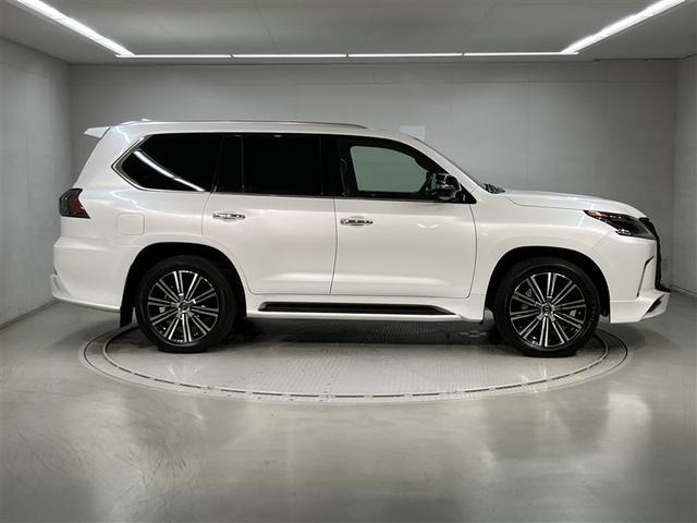 ＬＸ ＬＸ５７０ブラックシークエンス　３８６７０キロ　衝突被害軽減機能　純正メモリーナビ　全周囲＆バックモニター　寒冷地仕様　ムーンルーフ　黒革エアシート＆ヒーター　ドラレコ　クルーズコントロール　７人乗り　ＥＴＣ　２オーナー　禁煙車（26枚目）