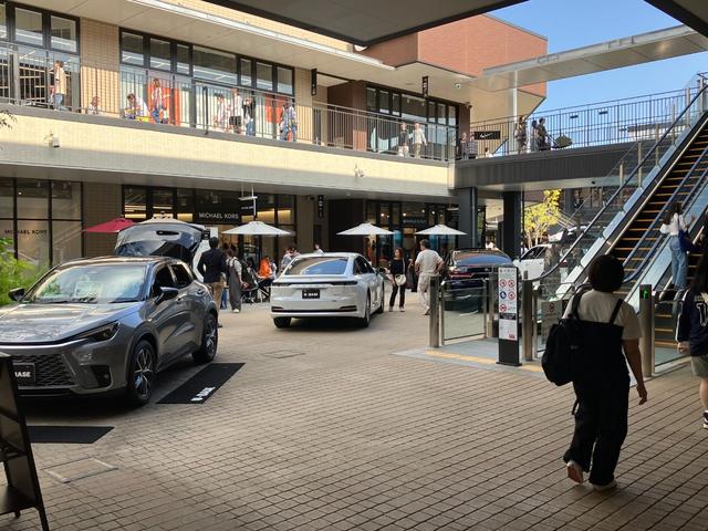 ＬＸ ＬＸ５７０ブラックシークエンス　３８６７０キロ　衝突被害軽減機能　純正メモリーナビ　全周囲＆バックモニター　寒冷地仕様　ムーンルーフ　黒革エアシート＆ヒーター　ドラレコ　クルーズコントロール　７人乗り　ＥＴＣ　２オーナー　禁煙車（36枚目）