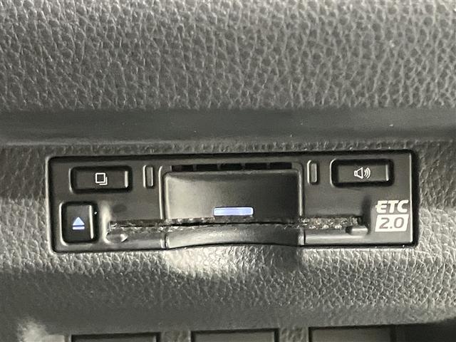 クラウン Ｚ　１０１２３キロ　当社元試乗車　ブラックパッケージ　パノラマルーフ　衝突被害軽減ブレーキ　内装ミッドブラウン　メモリーナビ　全周囲＆バックモニター　革エアシート＆ヒーター　ドラレコ　１５００Ｗ　ＥＴＣ付（9枚目）