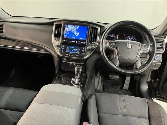 クラウンハイブリッド アスリートＳ　ブラックスタイル　７９５３８キロ　サンルーフ　純正ＥＭＶ　ＣＤ　バックモニター　クルーズコントロール　オートエアコン　ドライブレコーダー　前席パワーシート　ＥＴＣ車載器　スマートキー（5枚目）