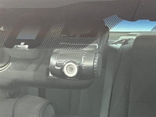 クラウンハイブリッド アスリートＳ　ブラックスタイル　７９５３８キロ　サンルーフ　純正ＥＭＶ　ＣＤ　バックモニター　クルーズコントロール　オートエアコン　ドライブレコーダー　前席パワーシート　ＥＴＣ車載器　スマートキー（10枚目）