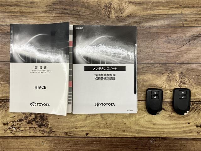 ハイエースバン スーパーGL ダークプライムII 41722キロ 衝突被害軽減ブレーキ ディーゼル AWD オーディオレス TRDパーツ 禁煙車 後席ヒーター スマートキー LEDヘッドランプ(14枚目)