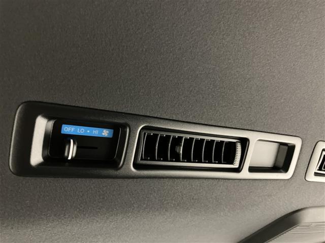 ハイエースバン スーパーGL ダークプライムII 41722キロ 衝突被害軽減ブレーキ ディーゼル AWD オーディオレス TRDパーツ 禁煙車 後席ヒーター スマートキー LEDヘッドランプ(19枚目)