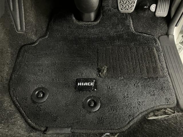 ハイエースバン スーパーGL ダークプライムII 41722キロ 衝突被害軽減ブレーキ ディーゼル AWD オーディオレス TRDパーツ 禁煙車 後席ヒーター スマートキー LEDヘッドランプ(25枚目)