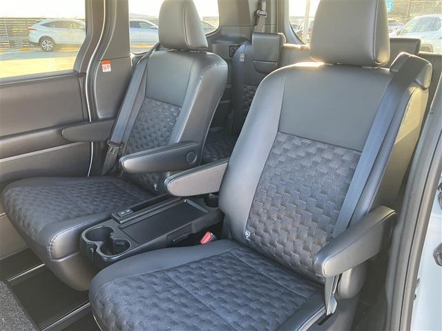 ヴォクシー ハイブリッドS-Z 39479キロ 衝突被害軽減ブレーキ AWD DAナビ 全周囲&バックモニター Bluethooth 1500Wコンセント 追従型クルコン 前席シートヒーター パワーバックドア 禁煙車 ETC2.0(10枚目)