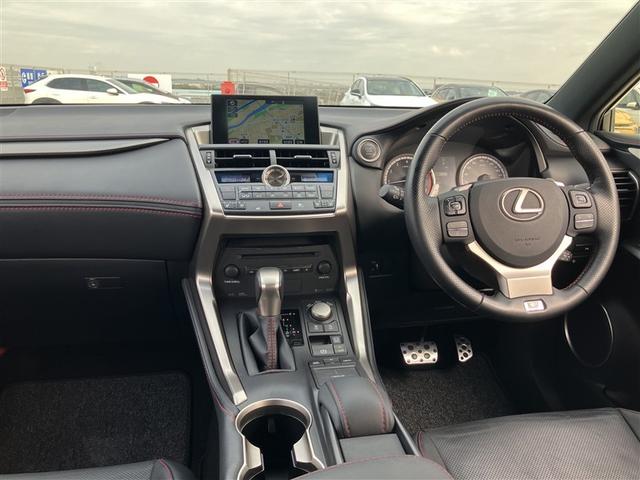 運転席のお写真です。