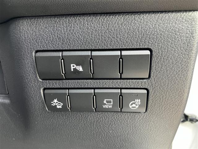 パークセンサーやステアリングヒーターのスイッチです。