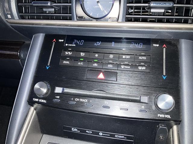 オーディオ＆エアコン操作部です。