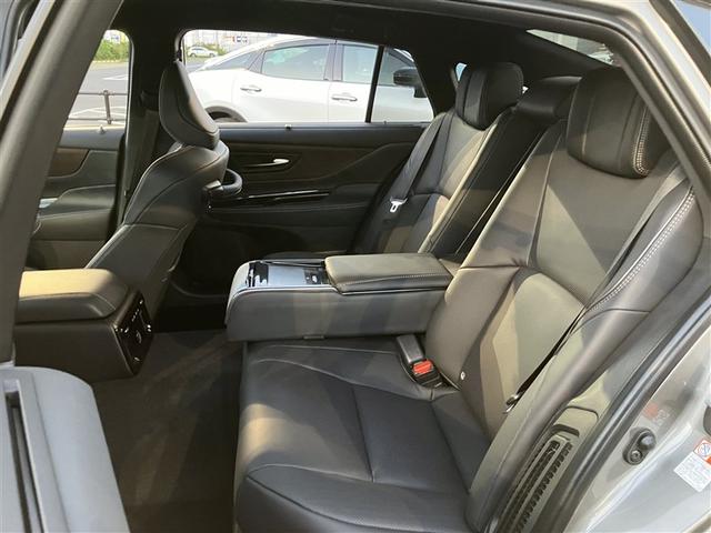 クラウン セダンＨＥＶ　登録済未使用車　モデリスタフルエアロ　大型ＤＡナビ　全周囲＆バックモニター　デジタルインナーミラー　追従型クルコン　前後ドラレコ　１５００Ｗコンセント　非接触スマホ充電　ＴＦＴ液晶メーター　ＥＴＣ付き（9枚目）