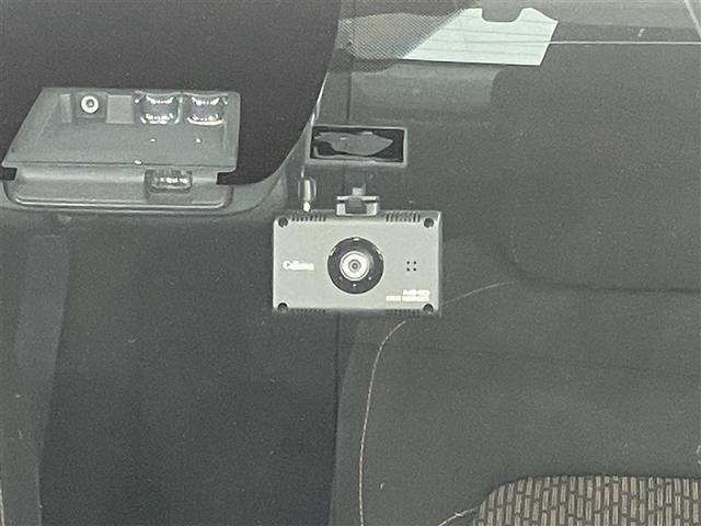 オーリス RS 25898キロ 衝突被害軽減ブレーキ 純正メモリーナビ フルセグ CD バックモニター ドライブレコーダー 6速マニュアル オートエアコン スマートキー ETC車載器(9枚目)