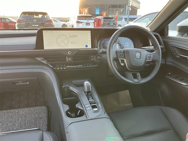 クラウンクロスオーバー Ｇアドバンスド・レザーパッケージ　３４２５キロ　ワンオーナー　禁煙車　衝突被害軽減ブレーキ　４ＷＤ　ディスプレイオーディオ　全周囲＆バックモニター　デジタルインナーミラー　前後ドラレコ　追従型クルコン　黒革エアシート＆ヒーター　ＥＴＣ（5枚目）