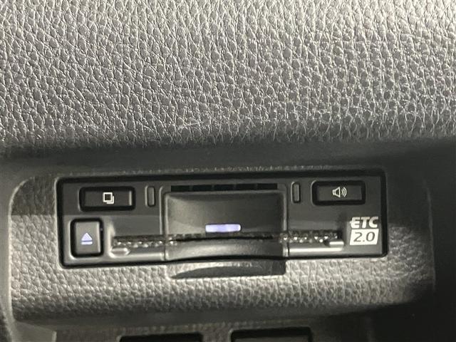 クラウンクロスオーバー Ｇアドバンスド・レザーパッケージ　１８５９７キロ　衝突被害軽減ブレーキ　ディスプレイオーディオ　全周囲＆バックモニター　白革エアシート＆ヒーター　追従型クルコン　デジタルインナーミラー　１５００Ｗコンセント　モデフルエアロ　ＥＴＣ付き（11枚目）