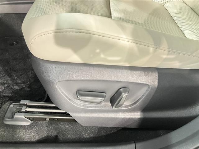 クラウンクロスオーバー Ｇアドバンスド・レザーパッケージ　１８５９７キロ　衝突被害軽減ブレーキ　ディスプレイオーディオ　全周囲＆バックモニター　白革エアシート＆ヒーター　追従型クルコン　デジタルインナーミラー　１５００Ｗコンセント　モデフルエアロ　ＥＴＣ付き（20枚目）