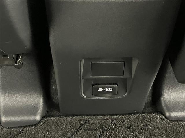 ヴォクシー ハイブリッドＳ－Ｚ　３４１０６キロ　衝突被害軽減ブレーキ　大型ＤＡナビ　ＨＤＭＩ　後席ＴＶモニター　追従型クルコン　両側パワースライドドア　前席シートヒーター　１５００Ｗコンセント　ＥＴＣ２．０　禁煙車（22枚目）