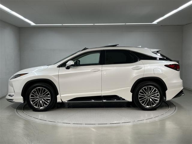 RX RX450h バージョンL 34742キロ 衝突被害軽減ブレーキ ワイドナビ 全周囲&バックモニター リアエンターテイメントシステム 追従型クルコン フルエアロ 大型ムーンルーフ 白革エアシート&ヒーター ドラレコ ETC2.0(2枚目)
