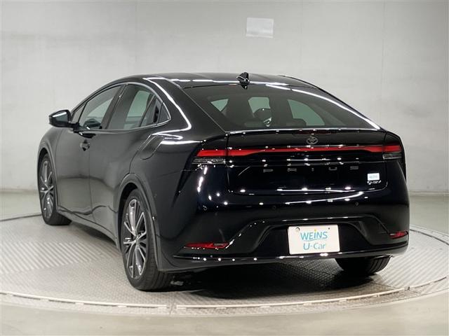 プリウス Ｚ　１３９５０キロ　衝突被害軽減ブレーキ　大型ＤＡナビ　全周囲＆バックモニター　前後録画ドラレコ　黒革エアシート＆ヒーター　追従型クルコン　デジタルミラー　１５００Ｗコンセント　ＥＴＣ２．０　禁煙車（4枚目）