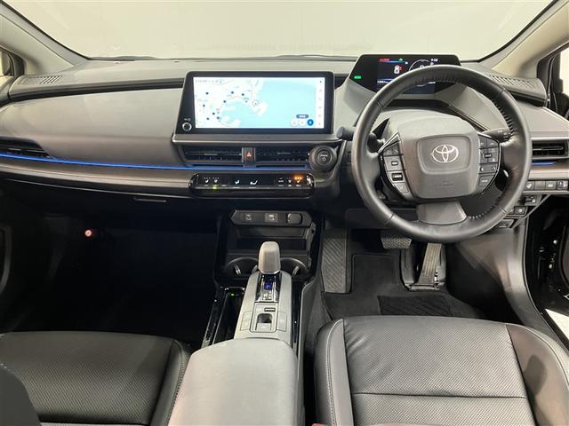 プリウス Ｚ　１３９５０キロ　衝突被害軽減ブレーキ　大型ＤＡナビ　全周囲＆バックモニター　前後録画ドラレコ　黒革エアシート＆ヒーター　追従型クルコン　デジタルミラー　１５００Ｗコンセント　ＥＴＣ２．０　禁煙車（5枚目）