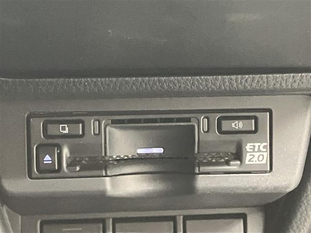 プリウス Ｚ　１３９５０キロ　衝突被害軽減ブレーキ　大型ＤＡナビ　全周囲＆バックモニター　前後録画ドラレコ　黒革エアシート＆ヒーター　追従型クルコン　デジタルミラー　１５００Ｗコンセント　ＥＴＣ２．０　禁煙車（10枚目）