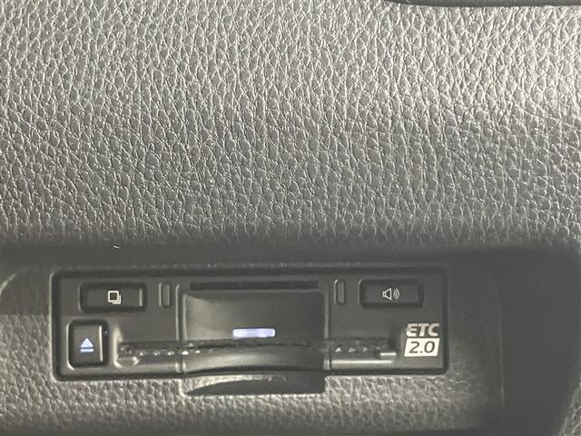 クラウンスポーツ Ｚ　４１０００キロ　タイヤ新品　衝突被害軽減ブレーキ　内装サンドベージュ　ムーンルーフ　ワイド画面Ｍナビ　全周囲＆バックモニター　シートヒーター　エアシート　デジタルミラー　追従クルコン　ＢＳＭ　ＥＴＣ付（9枚目）