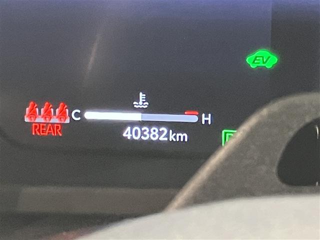 クラウンスポーツ Ｚ　４１０００キロ　タイヤ新品　衝突被害軽減ブレーキ　内装サンドベージュ　ムーンルーフ　ワイド画面Ｍナビ　全周囲＆バックモニター　シートヒーター　エアシート　デジタルミラー　追従クルコン　ＢＳＭ　ＥＴＣ付（16枚目）