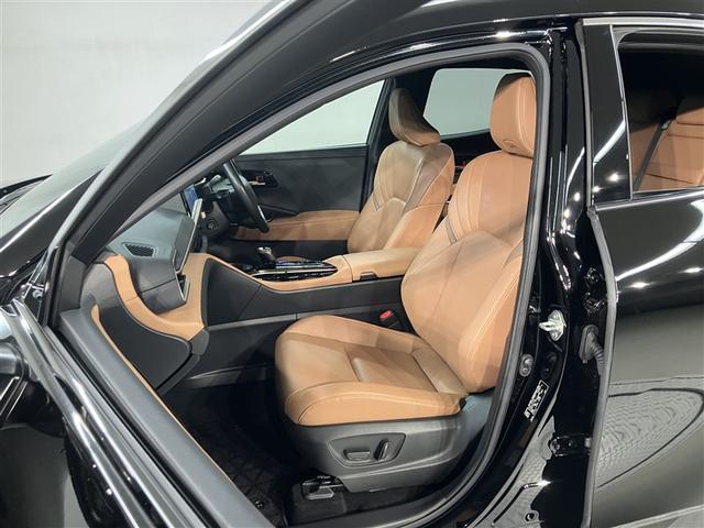 クラウンスポーツ Ｚ　４１０００キロ　タイヤ新品　衝突被害軽減ブレーキ　内装サンドベージュ　ムーンルーフ　ワイド画面Ｍナビ　全周囲＆バックモニター　シートヒーター　エアシート　デジタルミラー　追従クルコン　ＢＳＭ　ＥＴＣ付（18枚目）