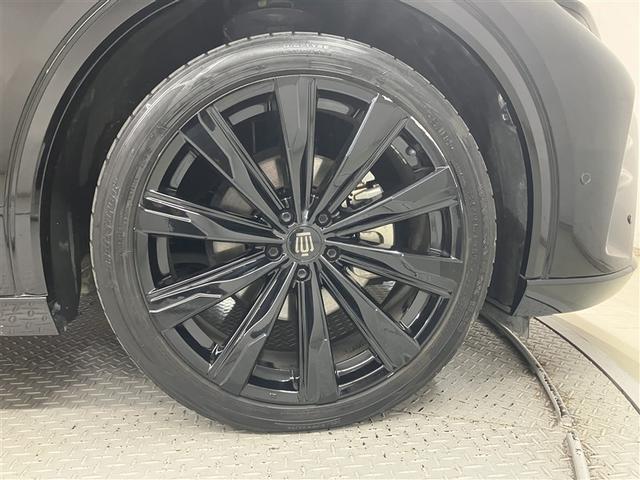 クラウンスポーツ Ｚ　４１０００キロ　タイヤ新品　衝突被害軽減ブレーキ　内装サンドベージュ　ムーンルーフ　ワイド画面Ｍナビ　全周囲＆バックモニター　シートヒーター　エアシート　デジタルミラー　追従クルコン　ＢＳＭ　ＥＴＣ付（23枚目）