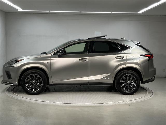 ＮＸ ＮＸ３００ｈ　クール＆ブライト　３１９３８キロ　２オーナー　純正メモリーナビ　フルセグ　ＤＶＤ　ＣＤ　全周囲＆バックモニター　黒革エアシート＆ヒーター　ムーンルーフ　ＢＳＭ　クルコン　ドラレコ　パワーバックドア　ＥＴＣ２．０　禁煙（2枚目）