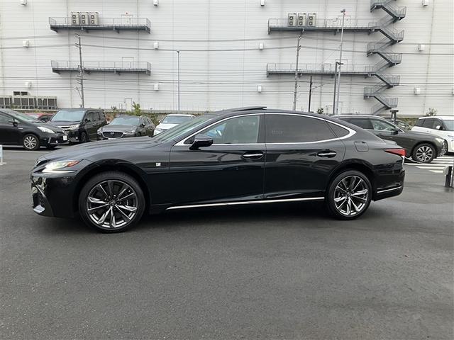 ＬＳ ＬＳ５００　Ｆスポーツ　６１０３４キロ　衝突被害軽減ブレーキ　ワイド画面メモリーナビ　全周囲＆バックモニター　黒革エアシート＆ヒーター　デジタルミラー　サンルーフ　ドラレコ　ヘッドアップディスプレイ　ＢＳＭ　ＥＴＣ２．０（5枚目）