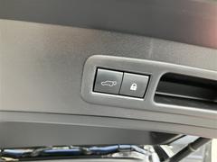 �ѥ�Хå��ɥ��դ��Ǥ������ޡ��ȥ����Υܥ���ҤȲ�������ư���Ĥ��ޤ�����ʪ�Ǽ꤬�ɤ��äƤ��Ƥ������Ǥ����ޤ�����վ��ۥƥ�Υ���ȥ�󥹤Ǥ⥹�ࡼ���˳��Ľ���ƿ͵��������Ǥ��� 7