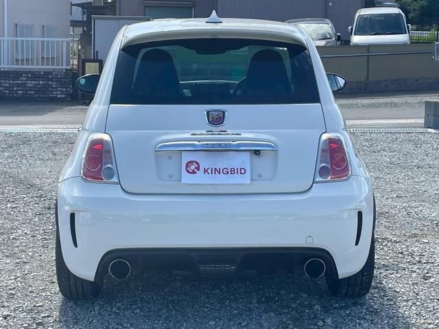 アバルト５００ 　５速ＭＴ　社外ナビ　赤レザーシート（3枚目）