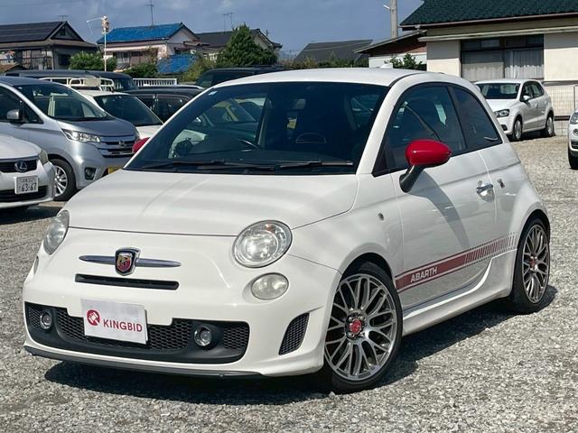 アバルト５００ 　５速ＭＴ　社外ナビ　赤レザーシート（7枚目）