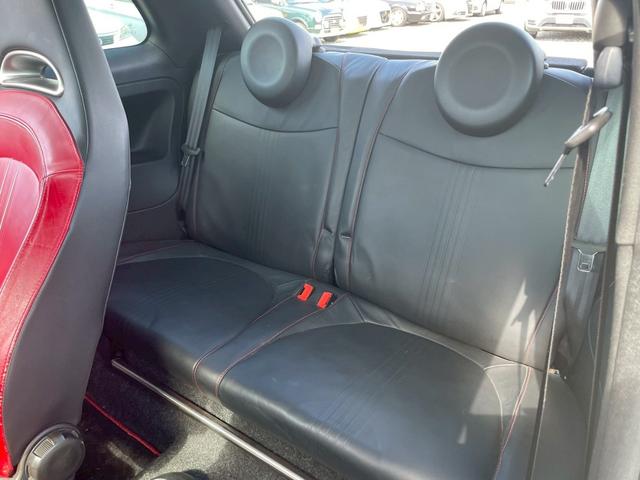 アバルト５００ 　５速ＭＴ　社外ナビ　赤レザーシート（14枚目）