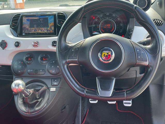 アバルト５００ 　５速ＭＴ　社外ナビ　赤レザーシート（16枚目）