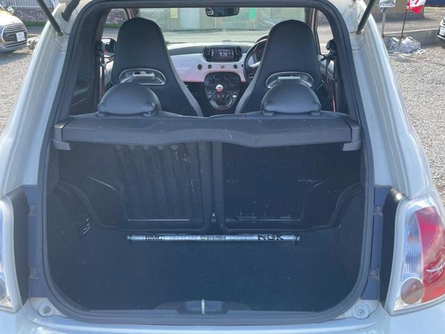 アバルト５００ 　５速ＭＴ　社外ナビ　赤レザーシート（18枚目）