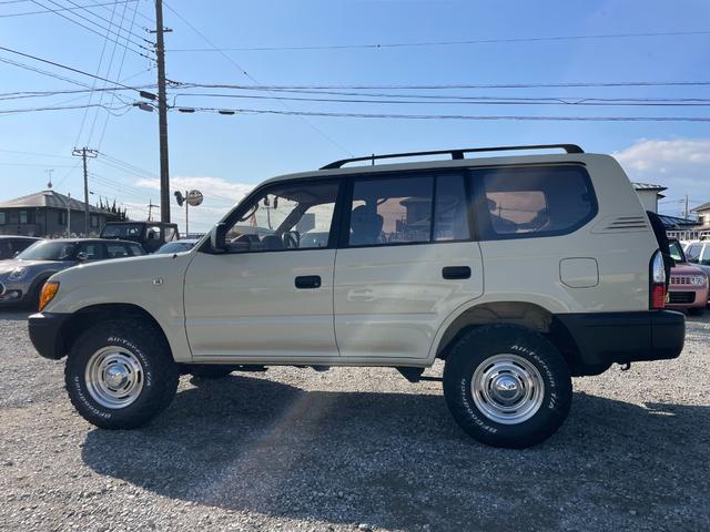 ランドクルーザープラド ＴＸ　ナローボディー　丸目　サンドベージュ色替え済み　クラシックグリル　オルテガ風内張り　専用レザー調シートカバー　ＤＥＡＮ１６インチアルミ　ＢＦグッドリッチＡ／Ｔタイヤ（5枚目）