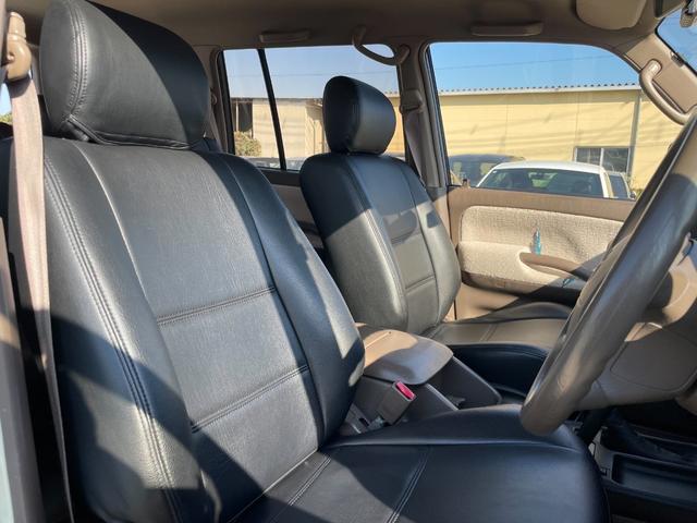 ランドクルーザープラド ＴＸ　ナローボディー　丸目　サンドベージュ色替え済み　クラシックグリル　オルテガ風内張り　専用レザー調シートカバー　ＤＥＡＮ１６インチアルミ　ＢＦグッドリッチＡ／Ｔタイヤ（16枚目）