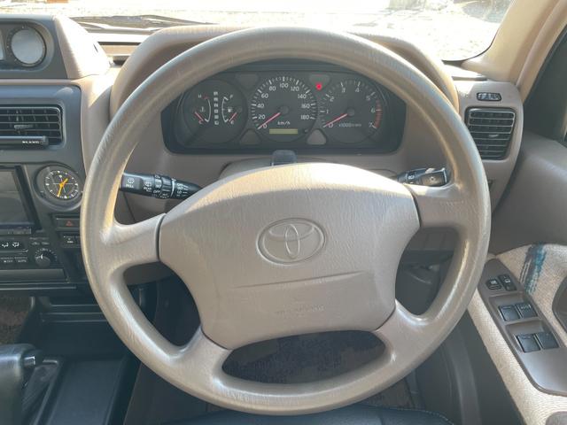 ランドクルーザープラド ＴＸ　ナローボディー　丸目　サンドベージュ色替え済み　クラシックグリル　オルテガ風内張り　専用レザー調シートカバー　ＤＥＡＮ１６インチアルミ　ＢＦグッドリッチＡ／Ｔタイヤ（18枚目）