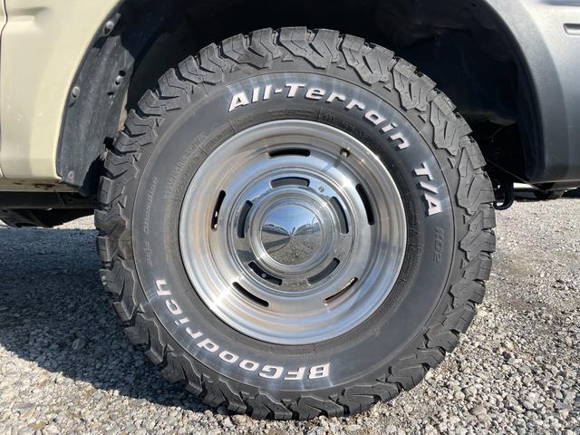 ランドクルーザープラド ＴＸ　ナローボディー　丸目　サンドベージュ色替え済み　クラシックグリル　オルテガ風内張り　専用レザー調シートカバー　ＤＥＡＮ１６インチアルミ　ＢＦグッドリッチＡ／Ｔタイヤ（22枚目）