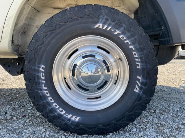 ランドクルーザープラド ＴＸ　ナローボディー　丸目　サンドベージュ色替え済み　クラシックグリル　オルテガ風内張り　専用レザー調シートカバー　ＤＥＡＮ１６インチアルミ　ＢＦグッドリッチＡ／Ｔタイヤ（24枚目）