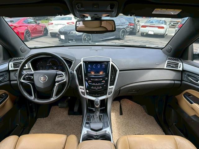 キャデラックＳＲＸクロスオーバー ラグジュアリー　ディーラー車　ＢＯＳＥサウンドシステム　ブラウンレザーシート　シートヒーター　ディスプレイオーディオ　カープレイ　Ｂｌｕｅｔｏｏｔｈ　バックカメラ　クルーズコントロール　パワーバックドア（2枚目）