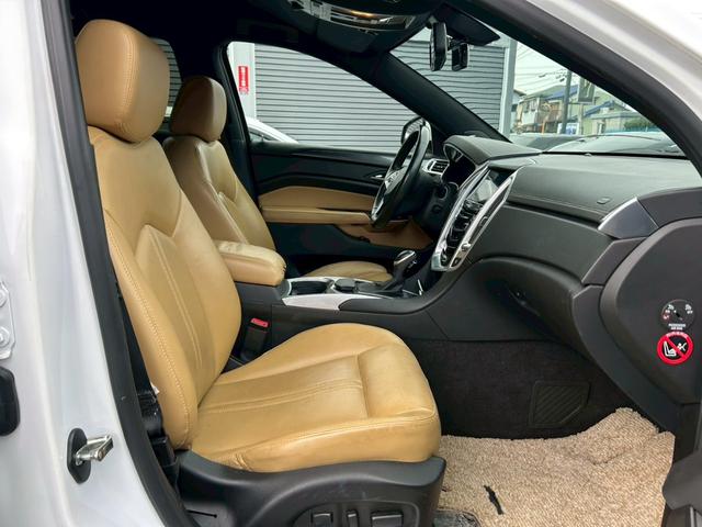 キャデラックＳＲＸクロスオーバー ラグジュアリー　ディーラー車　ＢＯＳＥサウンドシステム　ブラウンレザーシート　シートヒーター　ディスプレイオーディオ　カープレイ　Ｂｌｕｅｔｏｏｔｈ　バックカメラ　クルーズコントロール　パワーバックドア（12枚目）