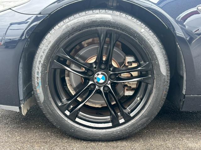 ５シリーズ ５２３ｉツーリング　Ｍスポーツ　車検令和９年３月まで　純正ナビ・ＴＶ　フロントカーボン調スポイラー　Ｂカメラ　純正１８ＡＷ　ブラックルーフレール　ＥＴＣ　取説　保証書　スペアキーあり　レーダークルーズコントロール（40枚目）
