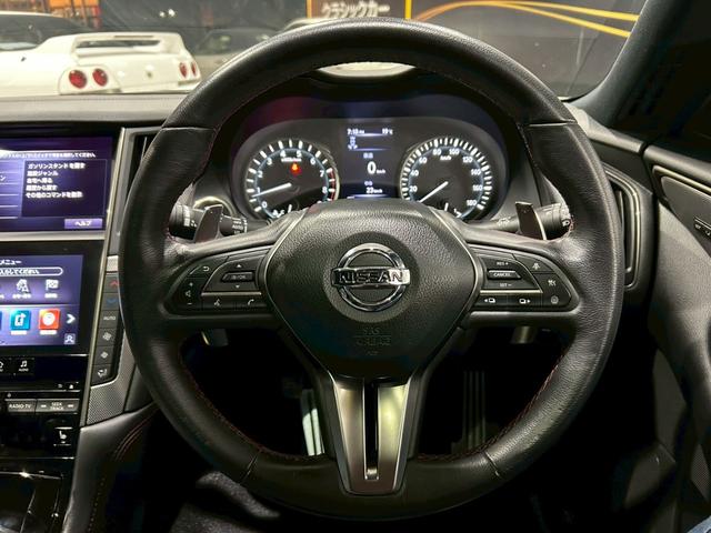 スカイライン 400R ユーザー買取車 サンルーフ 黒革スポーツシート nismoエアロ nismoチタンマフラー ENKEI Racing19インチAW レッドブレーキキャリパー 純正コネクトナビ 全方位運転支援システム(24枚目)