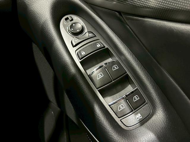 スカイライン 400R ユーザー買取車 サンルーフ 黒革スポーツシート nismoエアロ nismoチタンマフラー ENKEI Racing19インチAW レッドブレーキキャリパー 純正コネクトナビ 全方位運転支援システム(36枚目)